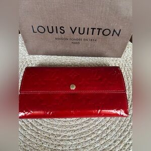 Louis Vuitton Vernis Sarah Wallet